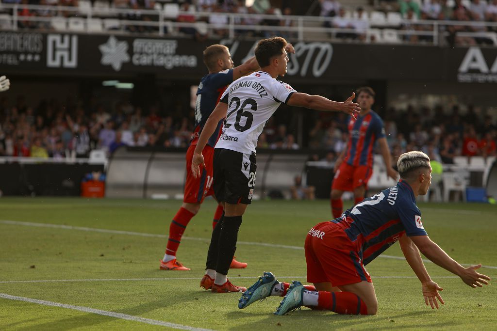 Todas las imágenes del partido ante el Huesca del FC Cartagena