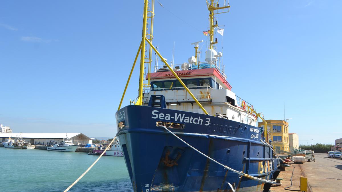 Imagen del Sea Watch 3 en Burriana.