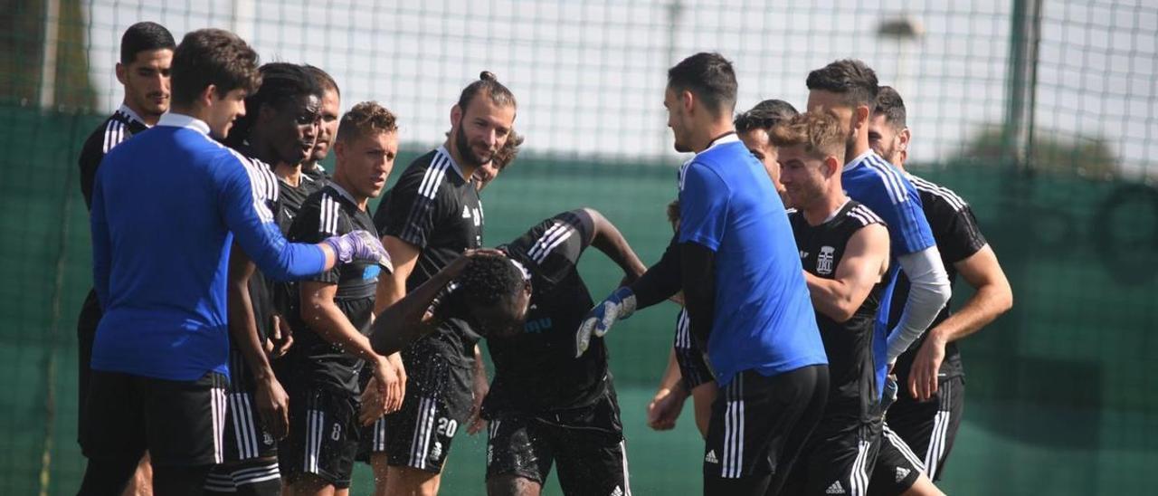 Buen ambiente en los entrenamientos d eesta semana. | PRENSA FC CARTAGENA