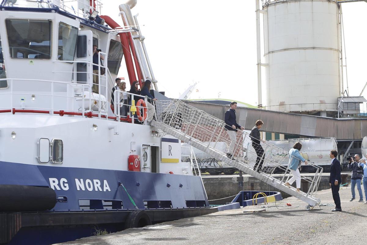 El amadrinamiento del "RG Nora" en el Puerto de Gijón, en imágenes El amadrinamiento del "RG Nora" en el Puerto de Gijón, en imágenes