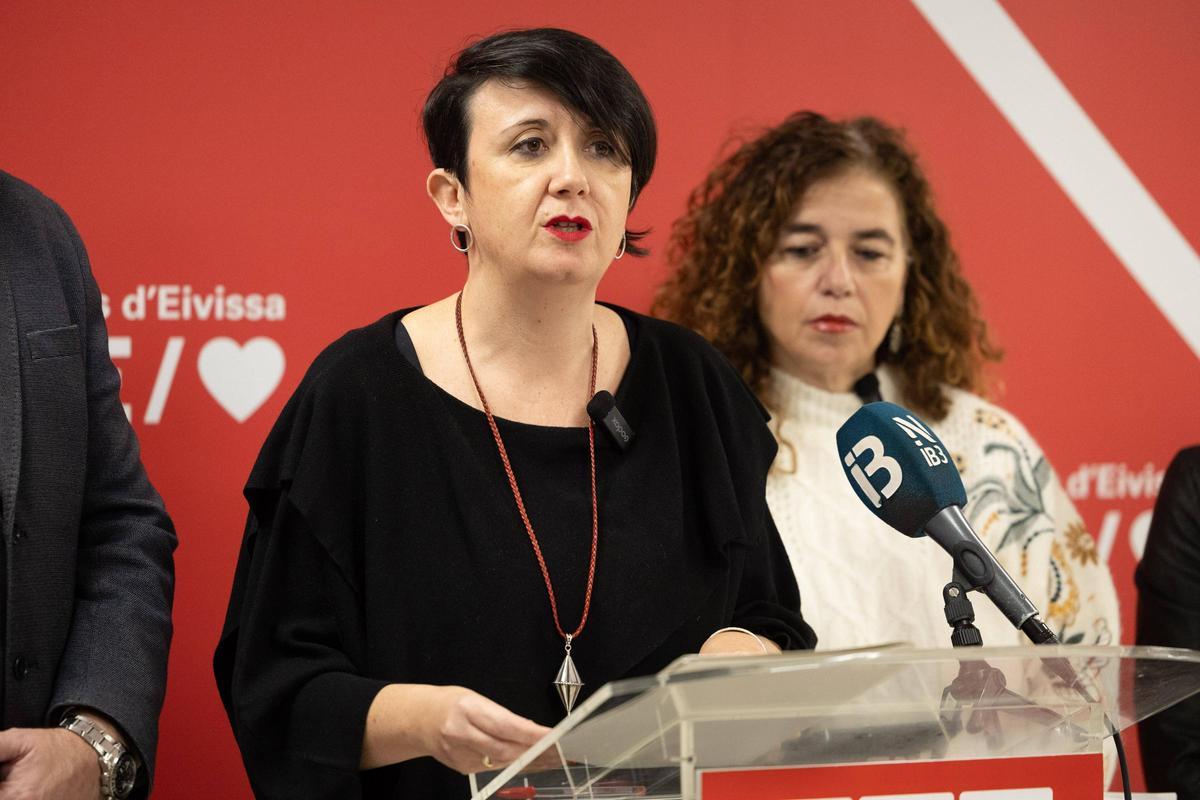 Elena López, durante su comparecencia.