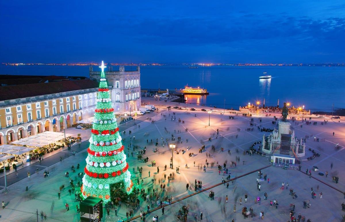 Lisboa, Portugal, arbol navidad