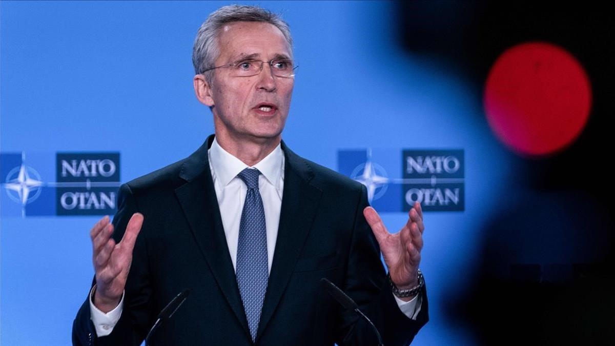 El secretario general de la OTAN, Jens Stoltenberg, durante la rueda de prensa que ha ofrecido este lunes.