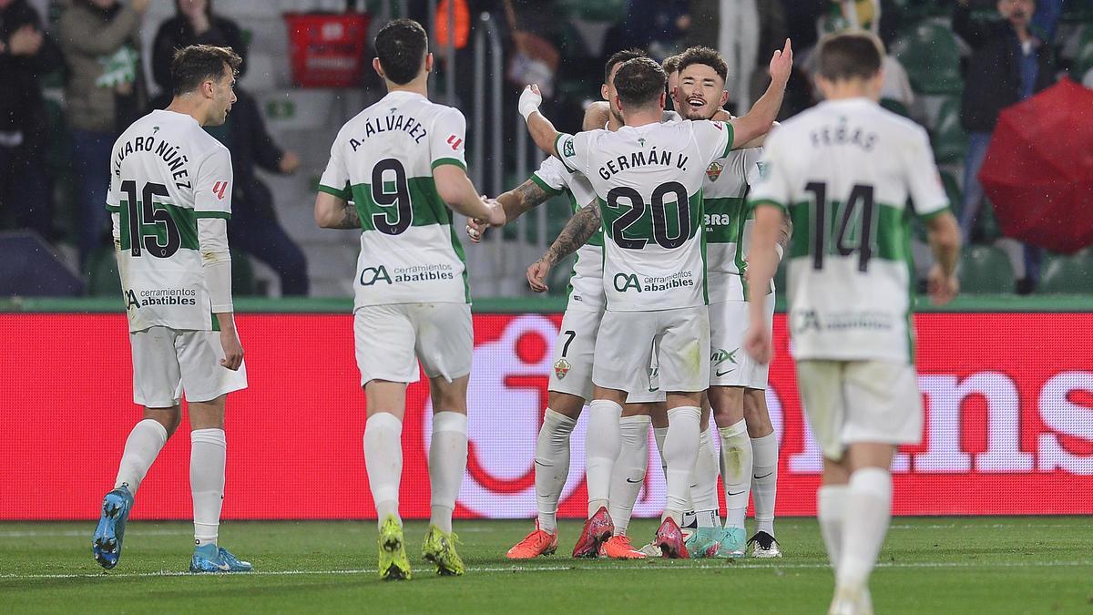 Los jugadores del Elche celebran un gol esta temporada.