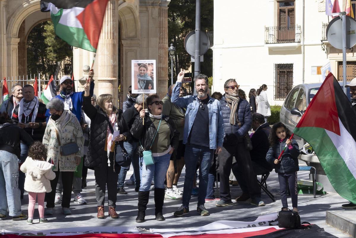 El diputado Víctor Egío, durante la manifestación