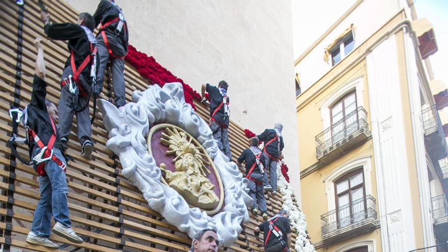 Segunda jornada de ofrenda floral a la Virgen del Remedio