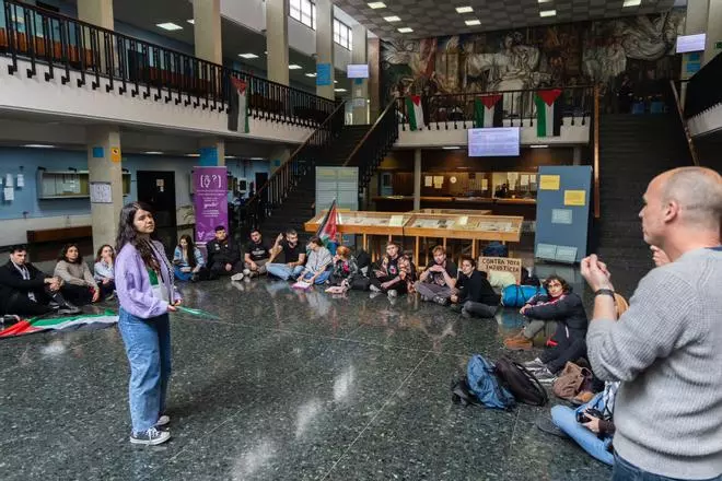 Estudiantes y profesores acampan en la facultad de Filosofía por la guerra en Gaza