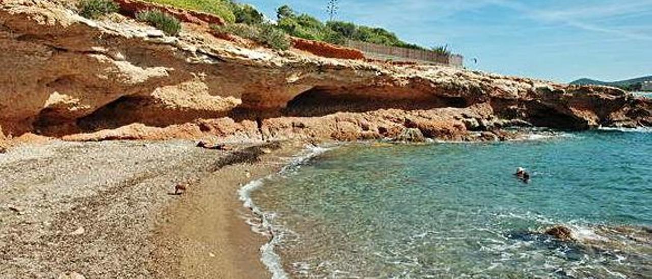 Orilla de la playa de Can Toni Fita.