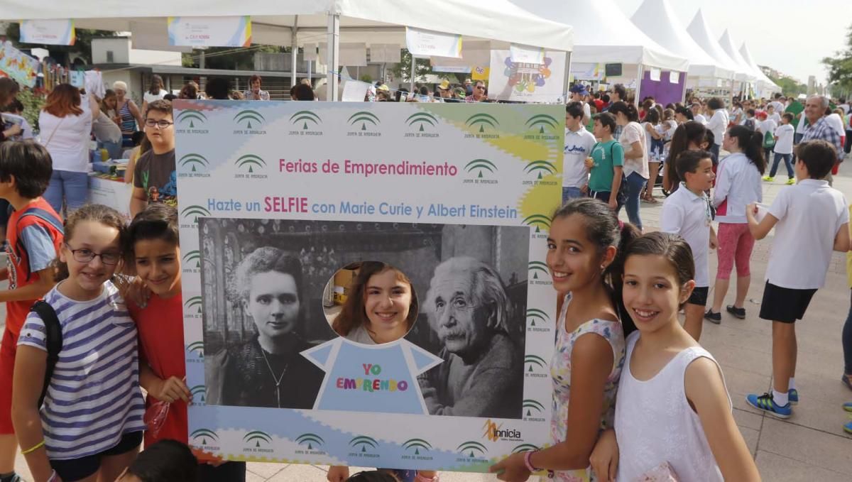 Fotogalería / Feria del Emprendimiento en el Vial Norte