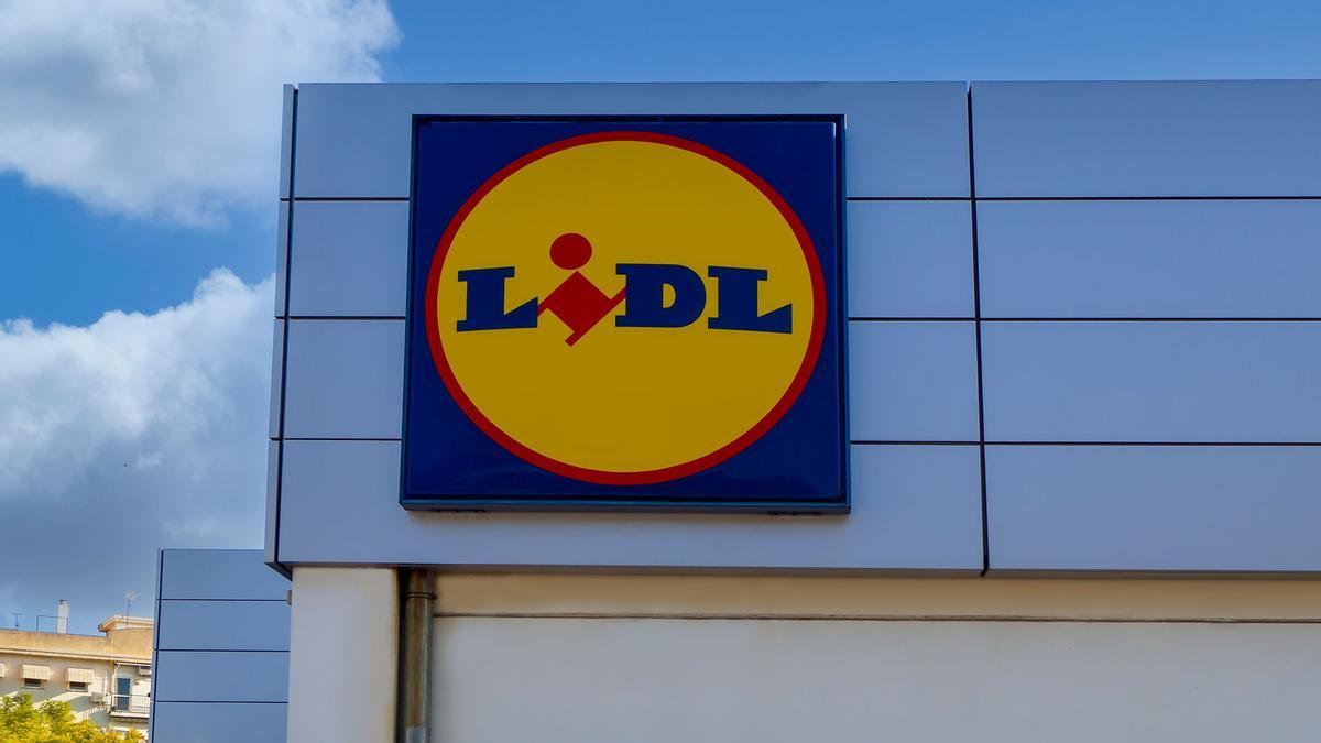 Mañana se esperan colas kilométricas en Lidl para conseguir la barbacoa para terraza que no echa humo más barata del mercado: para todo tipo de alimentos