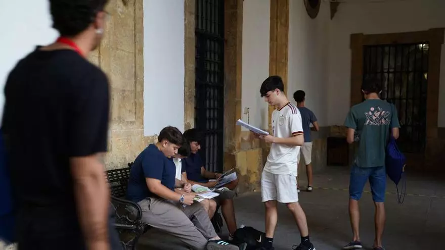 Vídeo | Los alumnos valoran el examen de Matemáticas de la Selectividad 2026