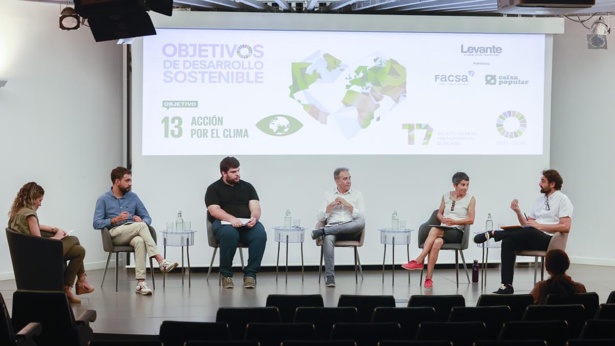 Silvia Tomás, Alejandro Ramón, Adrià Caballero, Juan Medina, Pepa Crespo y Jorge Cavero.