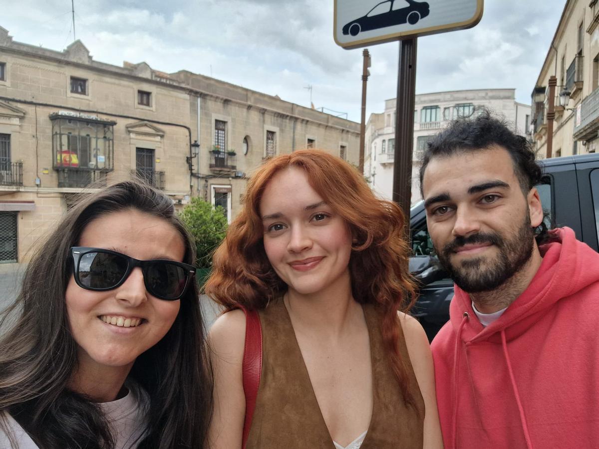 Alberto Guillén e Inma Alvarado con las protagonistas de 'La casa del dragón'. Alberto Guillén e Inma Alvarado con las protagonistas de 'La casa del dragón'.