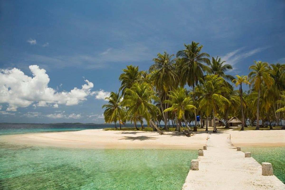 Isla Pelicano, San Blas, Panama