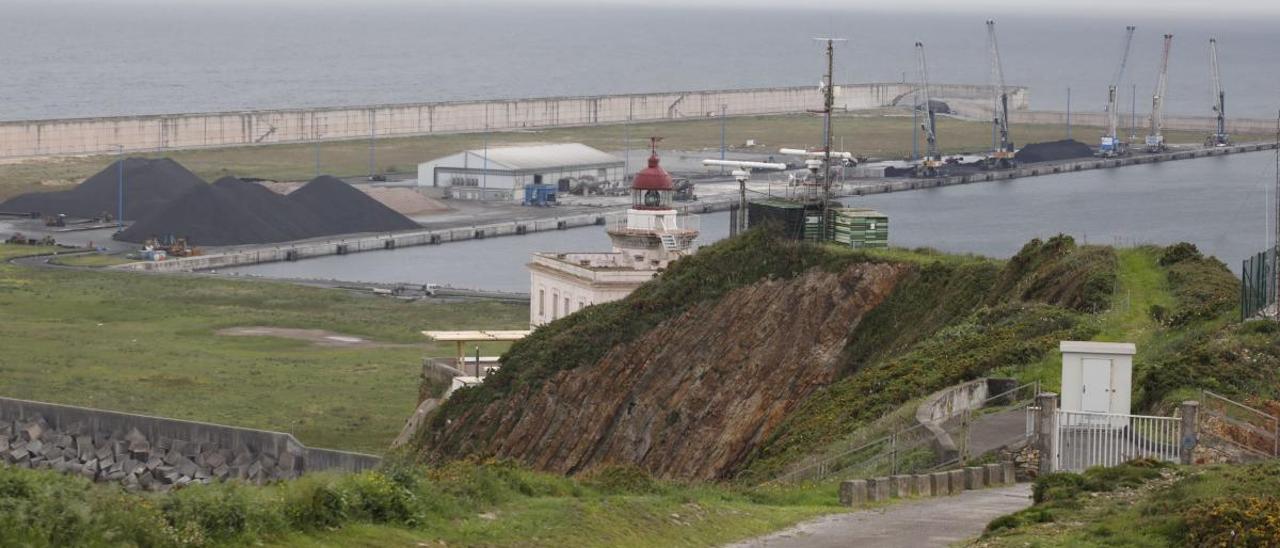 El Muelle Norte de El Musel donde NMR pedirá instalarse.