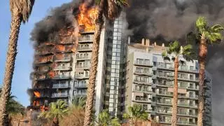 El fuego devora un edificio en Maestro Rodrigo