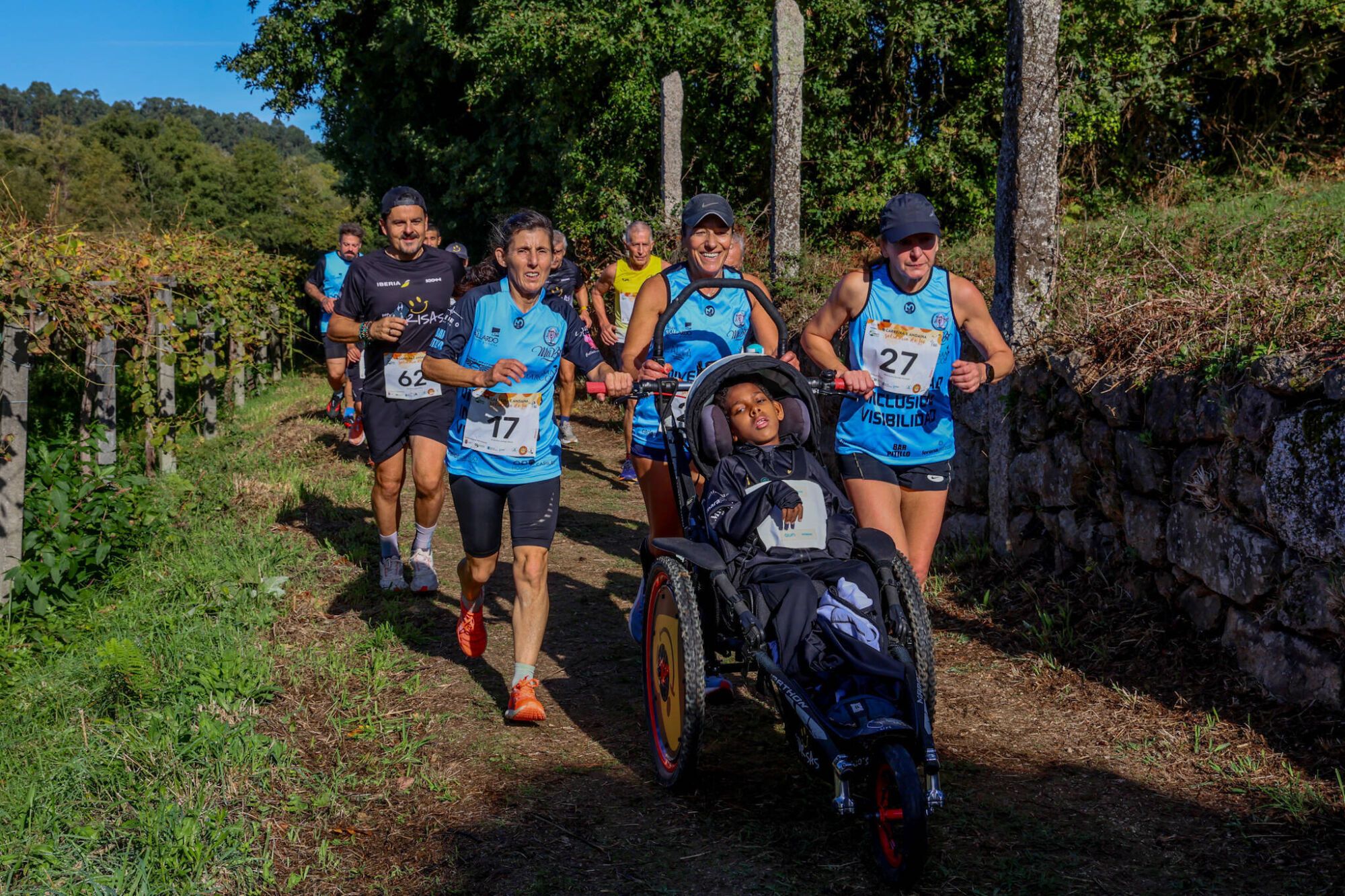 Andaina y carrera solidaria por niños como Leo Diz