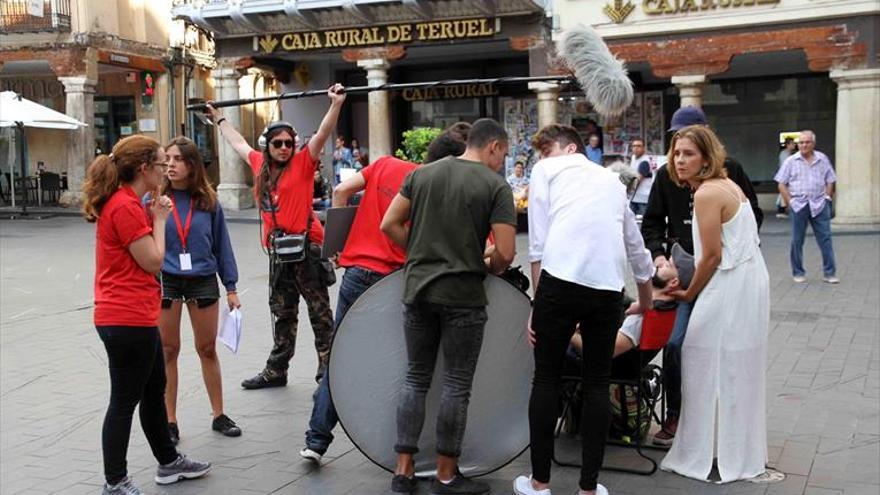 El glamur del rodaje toma los rincones de Teruel