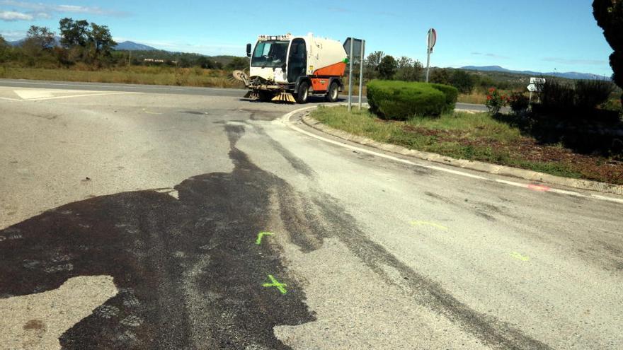 Un noi de 18 anys mor en xocar amb un cotxe amb el xofer begut