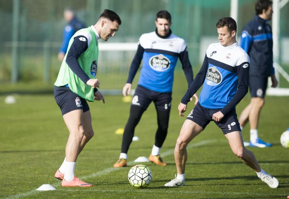 Lucas Pérez comienza la semana con el grupo