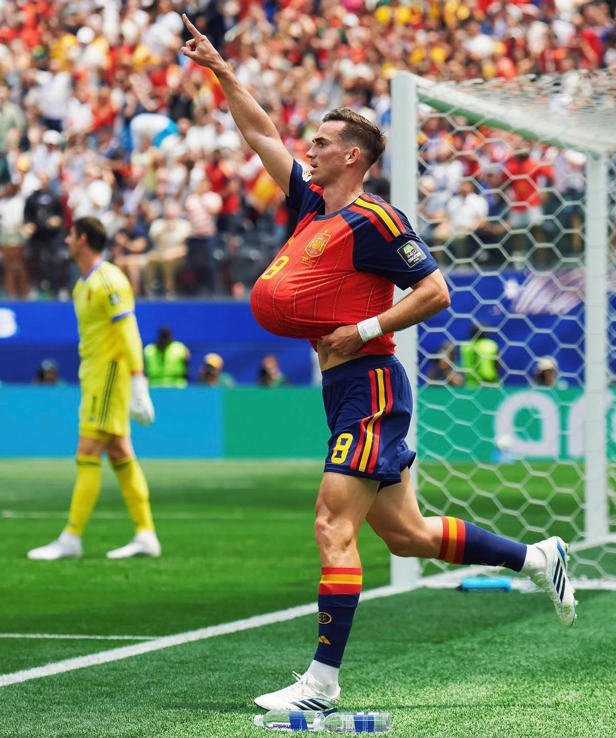 Fabián Ruiz celebra su gol ante Bélgica en honor a su hijo en camino