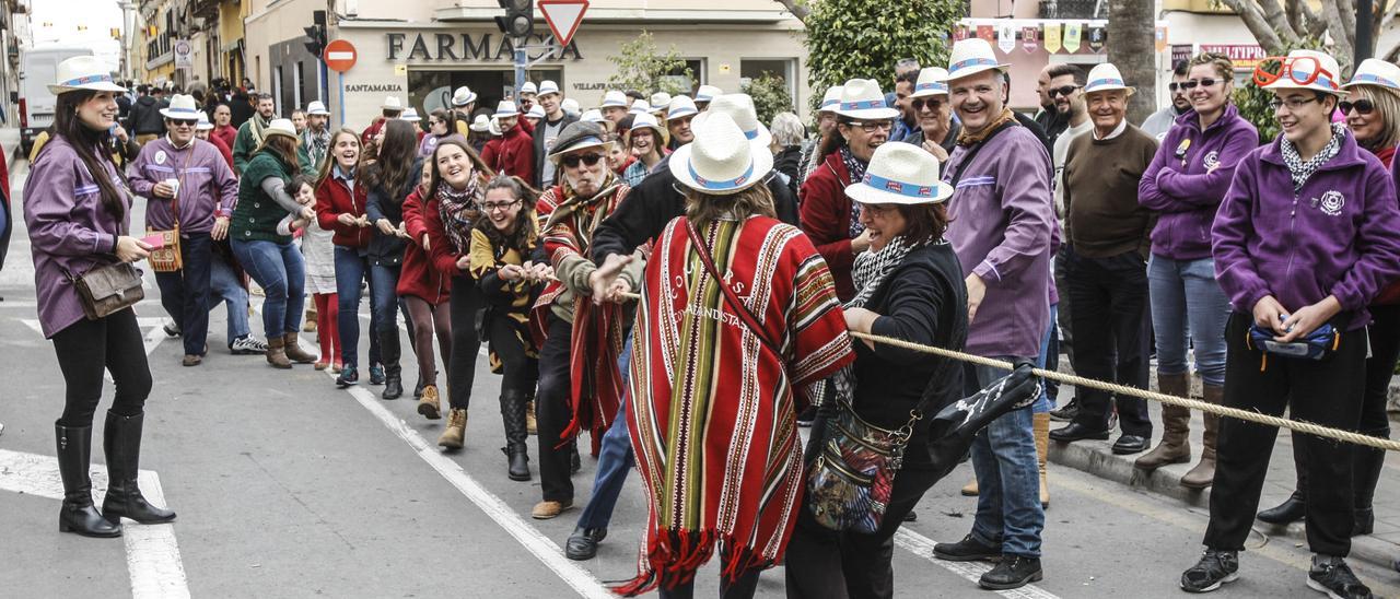 Imagen de archivo de un acto festero. Compromís pide la retirada de la ordenanza de Fiestas por un informe contrario de Igualdad