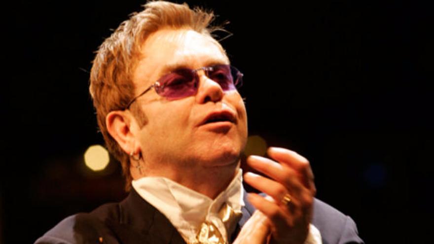 Elton John cubre la mitad del aforo en el primer día de venta de entradas