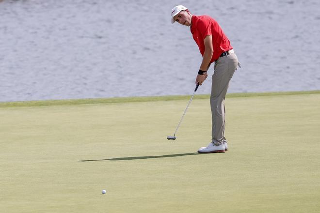 David Puig en la competición de golf individual masculino de los Juegos Olímpicos París 2024 en Le Golf National en Guyancourt, Francia.