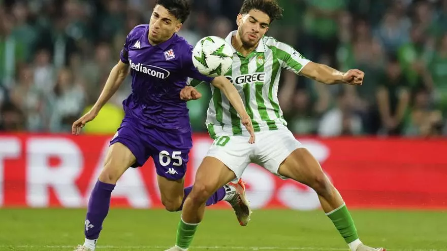 El Betis golpea primero en las semis contra la Fiorentina