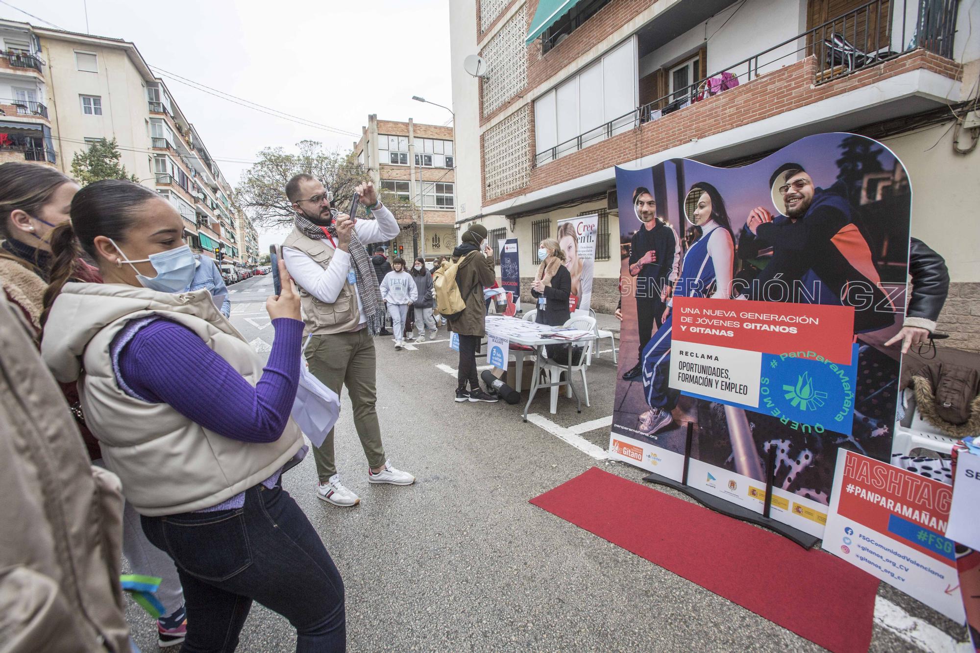 Talleres de estética, emergencias y laboratorios, en plena calle de Alicante
