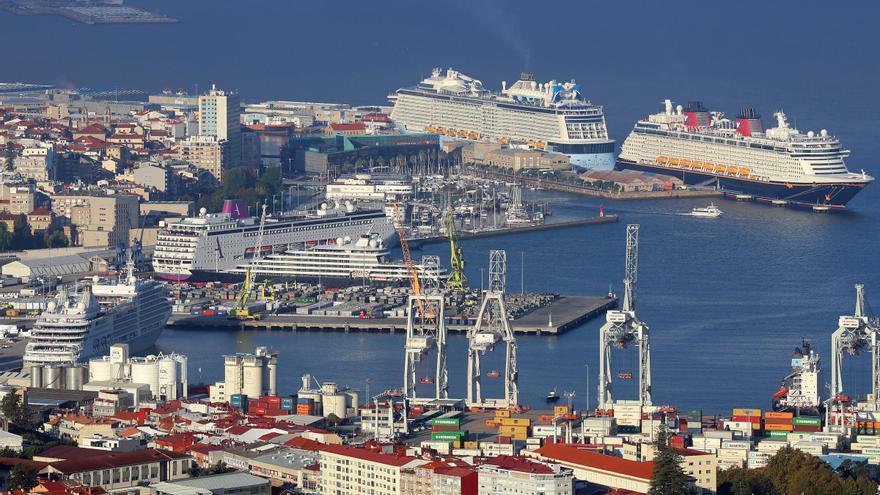 Vigo afronta un nuevo desplome de cruceros en 2024 agravado por la pinza de A Coruña-Leixões