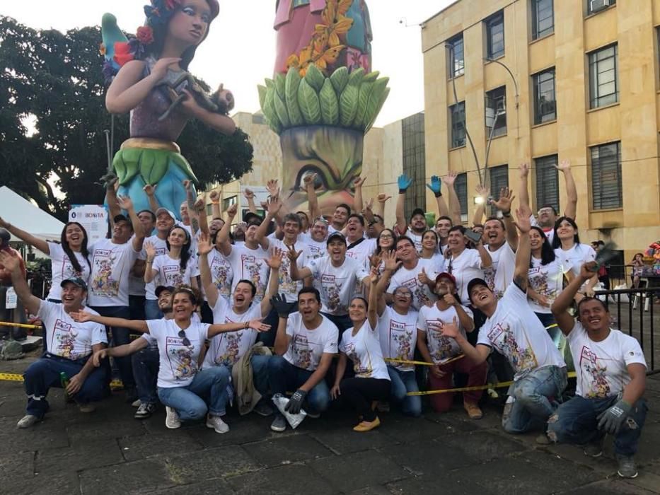 El equipo de artistas locales que han trabajado con Toni Fornes.