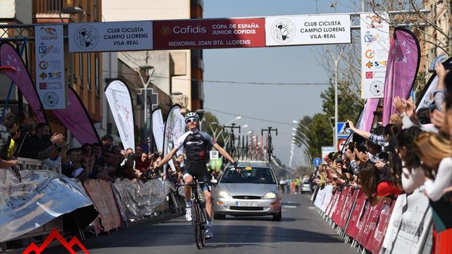 Serrano conquista el VII Trofeo Víctor Cabedo
