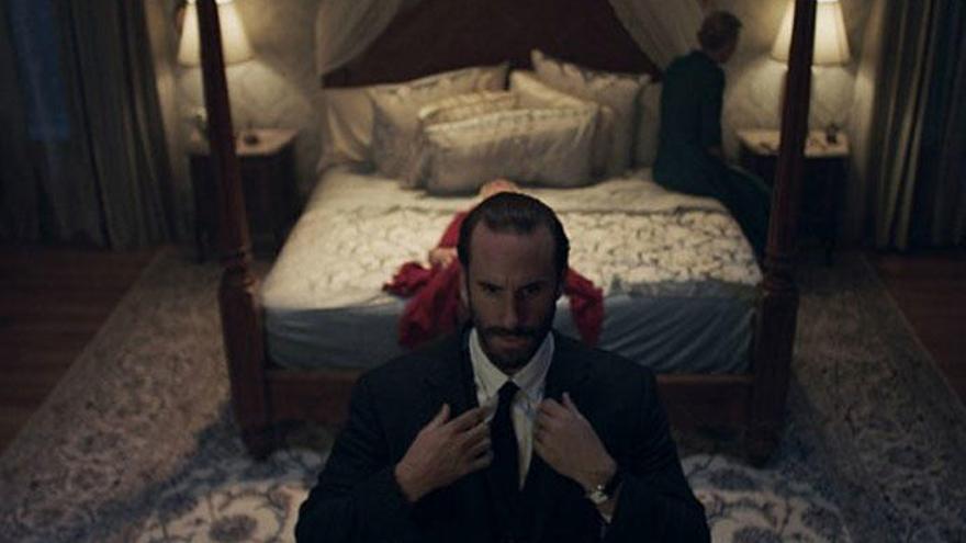 Joseph Fiennes como Fred Waterford