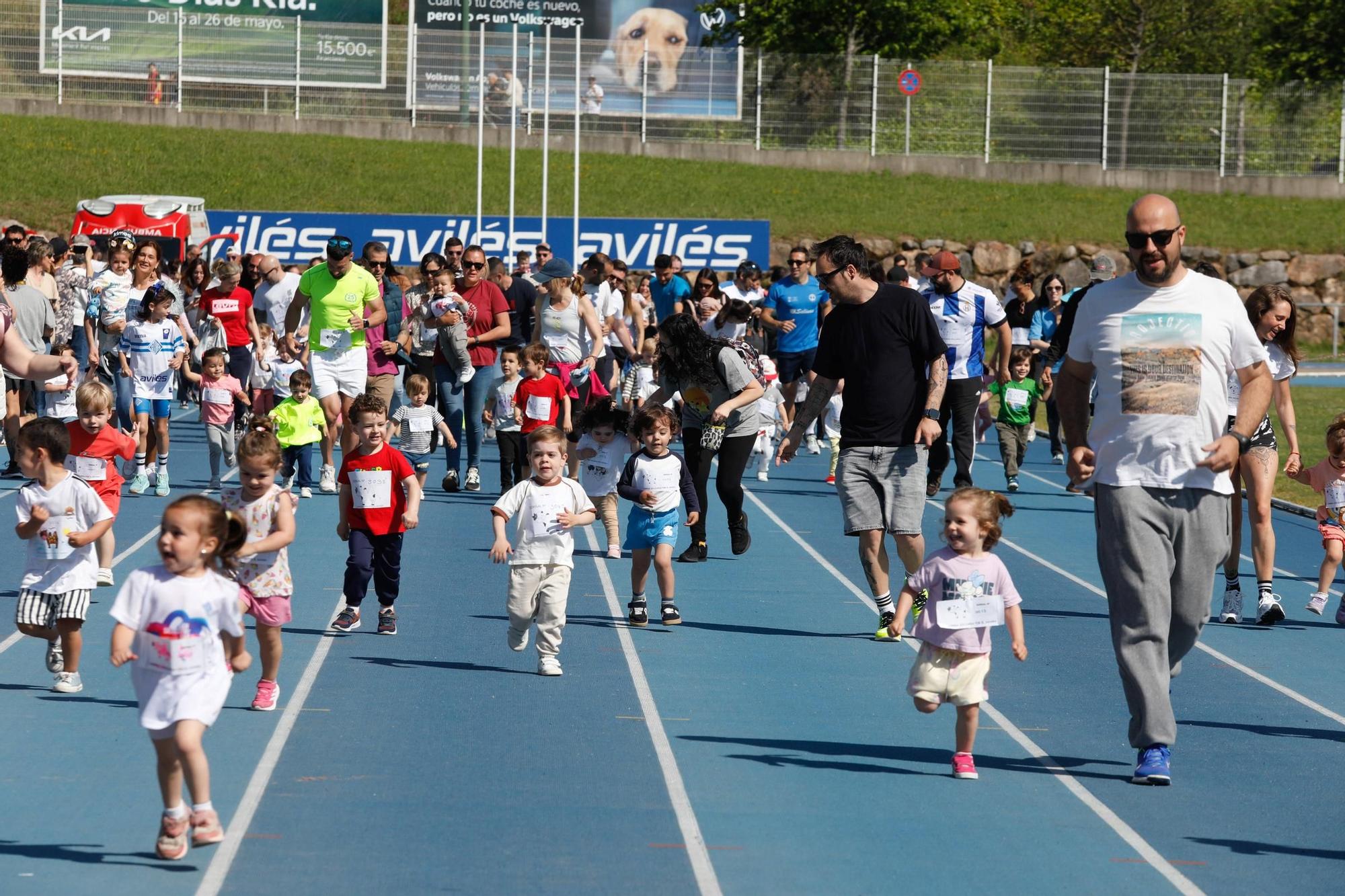 EN IMÁGENES: Así fue la carrera solidaria por los refugiados del Sáhara en el Yago Lamela de Avilés