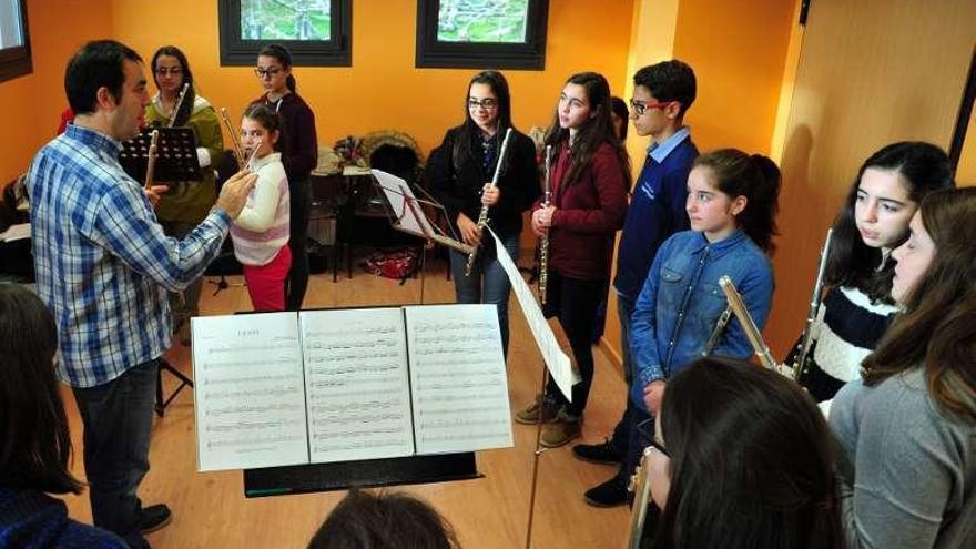 Alumnos de la Escola de Música de Meaño. // Iñaki Abella