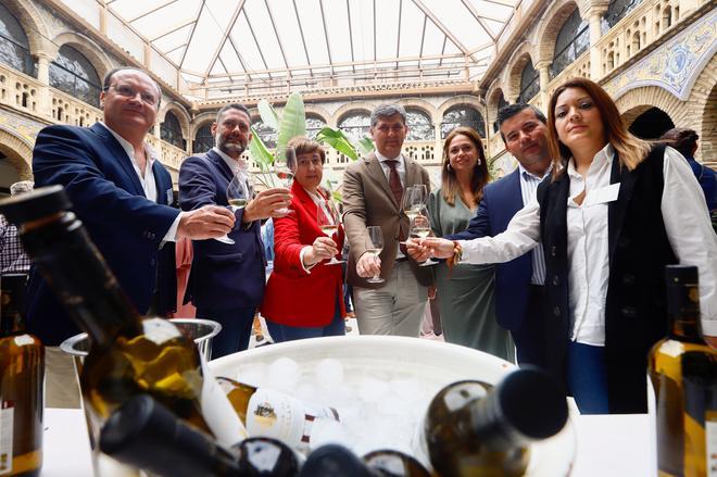 Once bodegas de Montilla-Moriles presentan sus vinos en rama del 2023