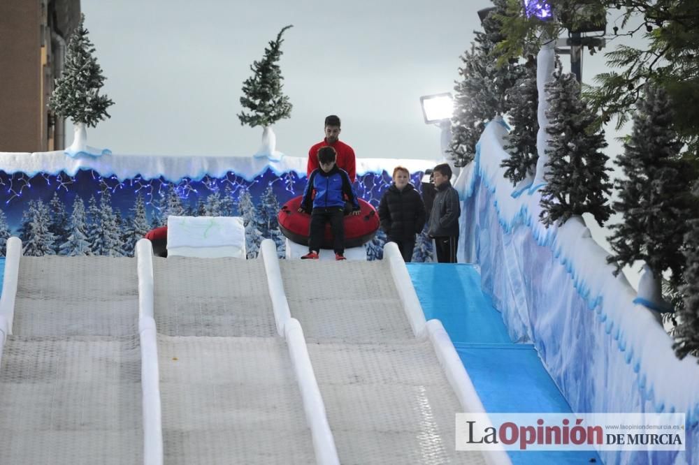 ¡Ya es Navidad en Murcia! Con pista de hielo inclu