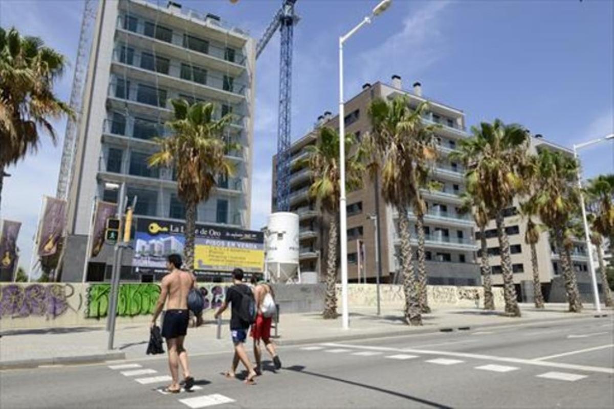 Promoció de pisos en construcció que s’ha posat a la venda al districte del 22@, ahir.