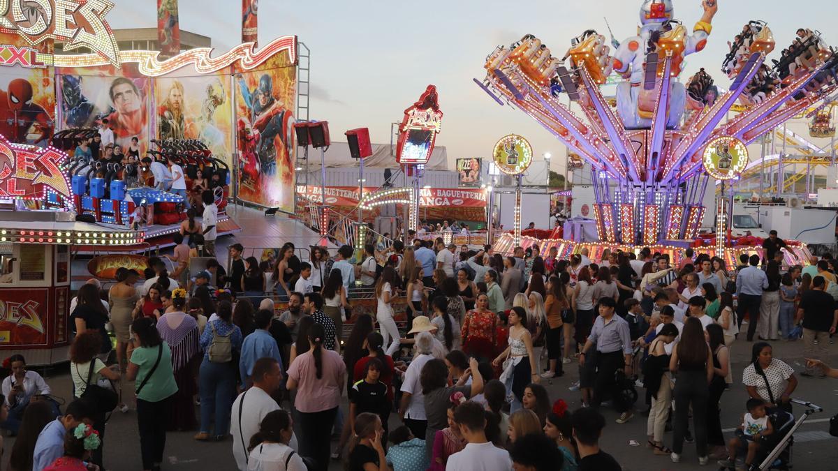 Ambiente en la calle del Infierno durante el miércoles de Feria del año pasado.