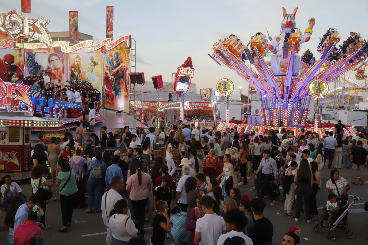 Córdoba Feria de Mayo recinto ferial de El Arenal Ambiente miércoles de Feria bulla gente calle del infierno