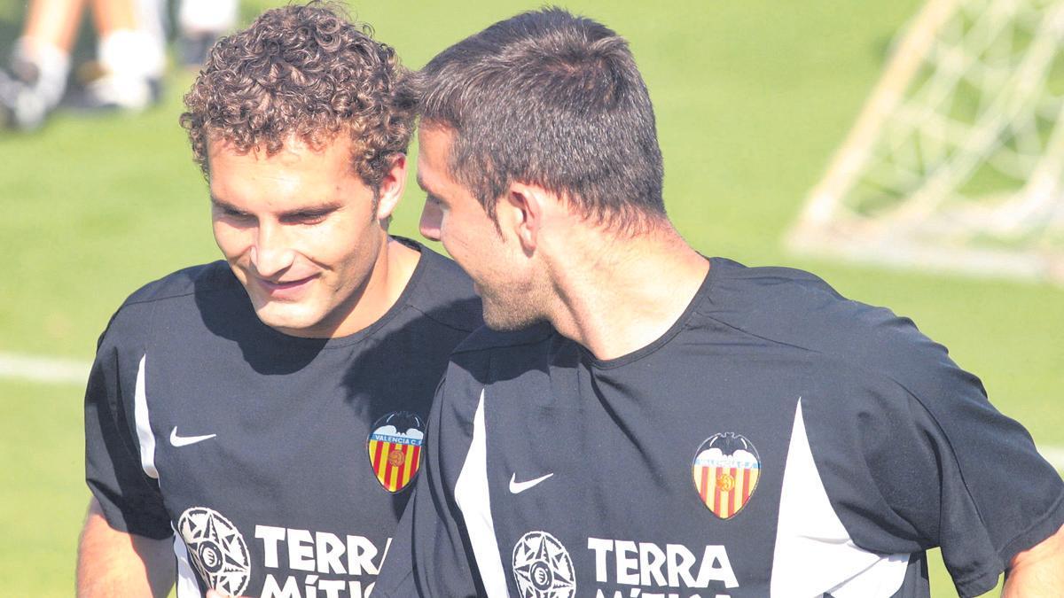 Baraja y Marchena, hablando en un entrenamiento del Valencia