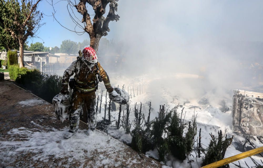 Desalojado un camping de Benidorm por un incendio