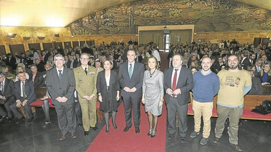 La Universidad reconoce la «sólida» y «leal» colaboración del Ayuntamiento