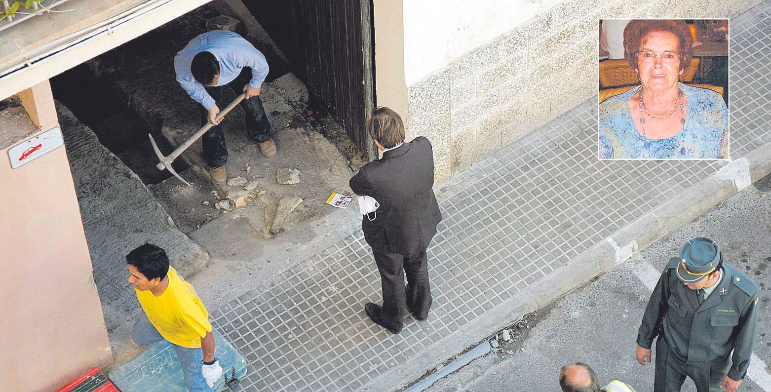 Margalida Bestard de 72 años, desapareció el 10 de octubre de 2007 en s’Arenal de Llucmajor. Los agentes de la Guardia Civil llegaron a excavar el suelo del garaje del principal sospechoso, en la calle Trencadors, sin resultado.