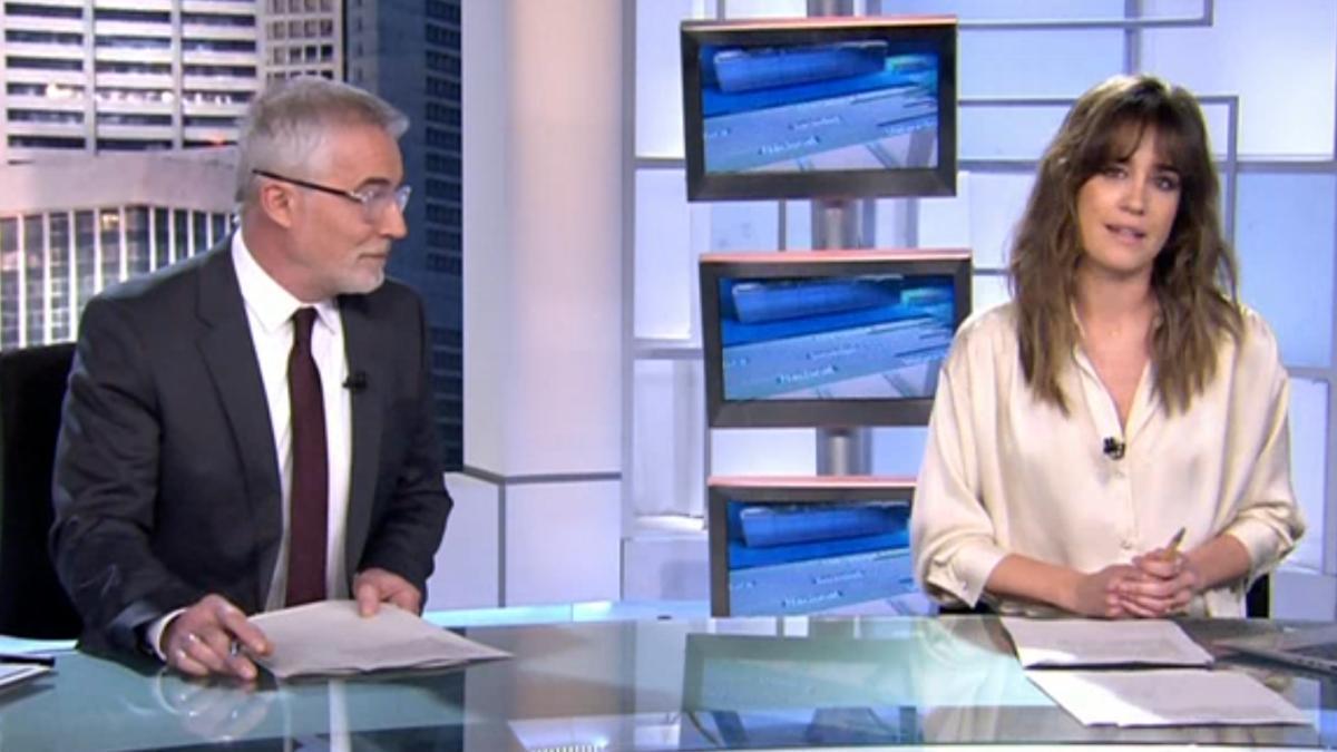 David Cantero e Isabel Jiménez en Informativos Telecinco.