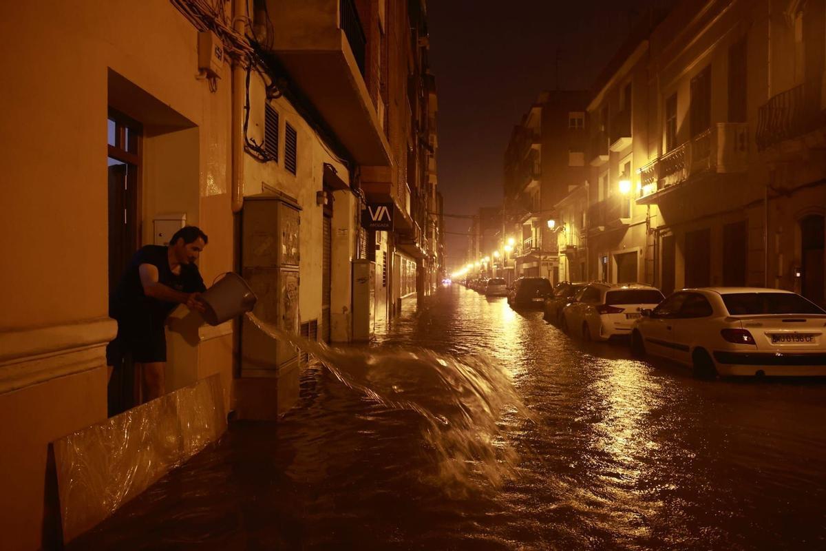Inundacions a València: la ciutat marca un rècord de pluja al maig amb una forta tempesta