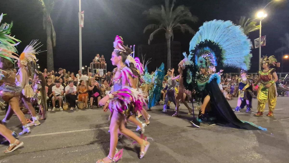 Mayores y pequeños se lo pasaron en grande durante el desfile.