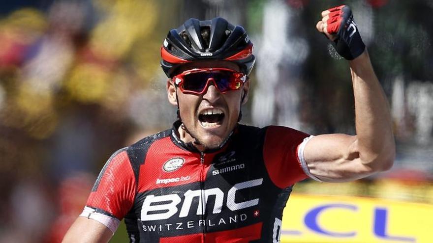 Van Avermaet celebra la victòria.