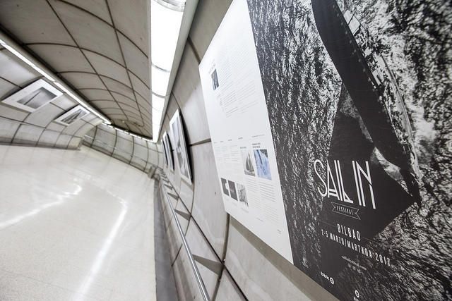 La viguesa María Muiña convierte el Metro de Bilbao en galería de arte